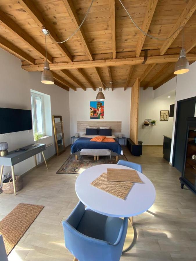A La Belle Etoile Apartment Montbrison Bagian luar foto