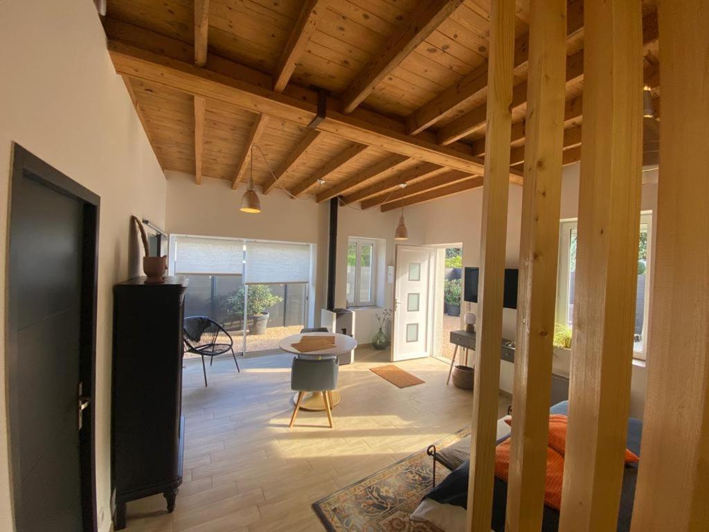 A La Belle Etoile Apartment Montbrison Bagian luar foto