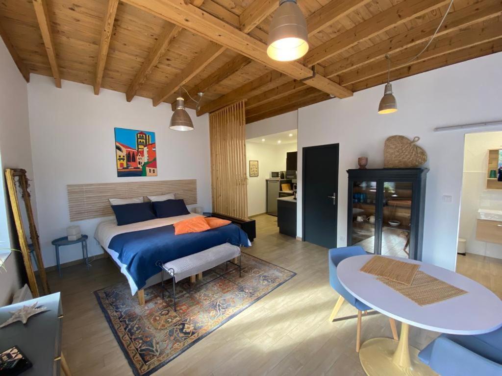 A La Belle Etoile Apartment Montbrison Bagian luar foto